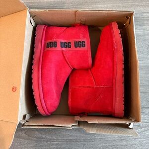 cute low red ugg boots women’s 9